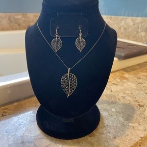 Necklace & Earrings Filigree Bronze Gold‎ Leaf Fashion Jewelry Set